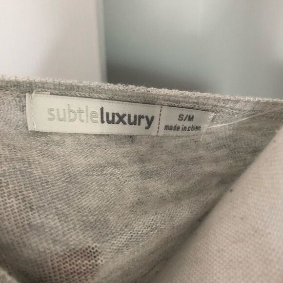 NWT Subtle Luxury Fog Colored Sweater - Picture 7 of 7